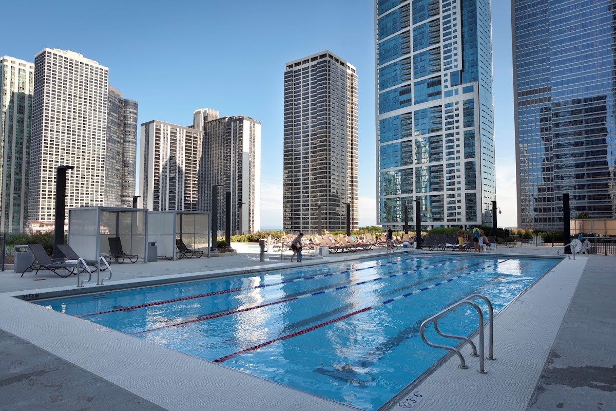 Radisson Blu Aqua Hotel Chicago, dog-friendly hotel in Chicago