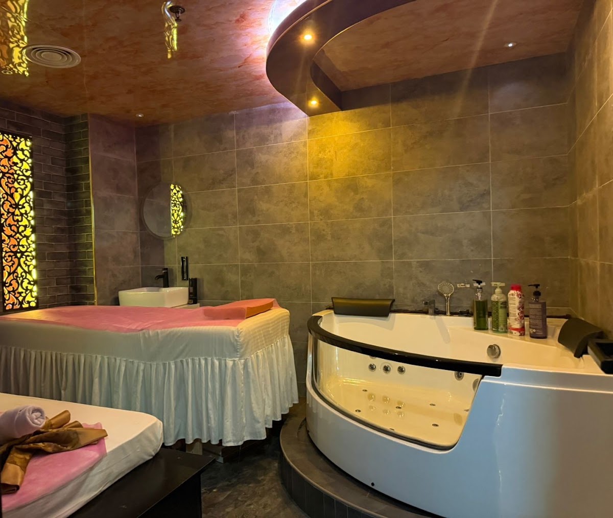 TAJ SPA & Relaxation Dmcc 2