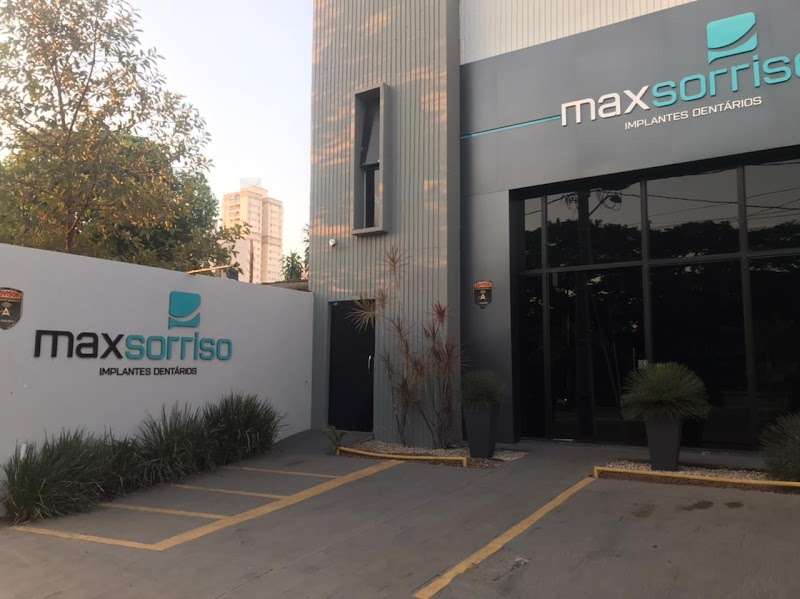Maxsorriso Implantes Dentários | Goiânia - GO - foto 5