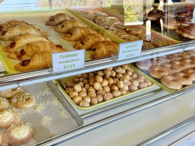 Gude's Bakery & Deli photo 1