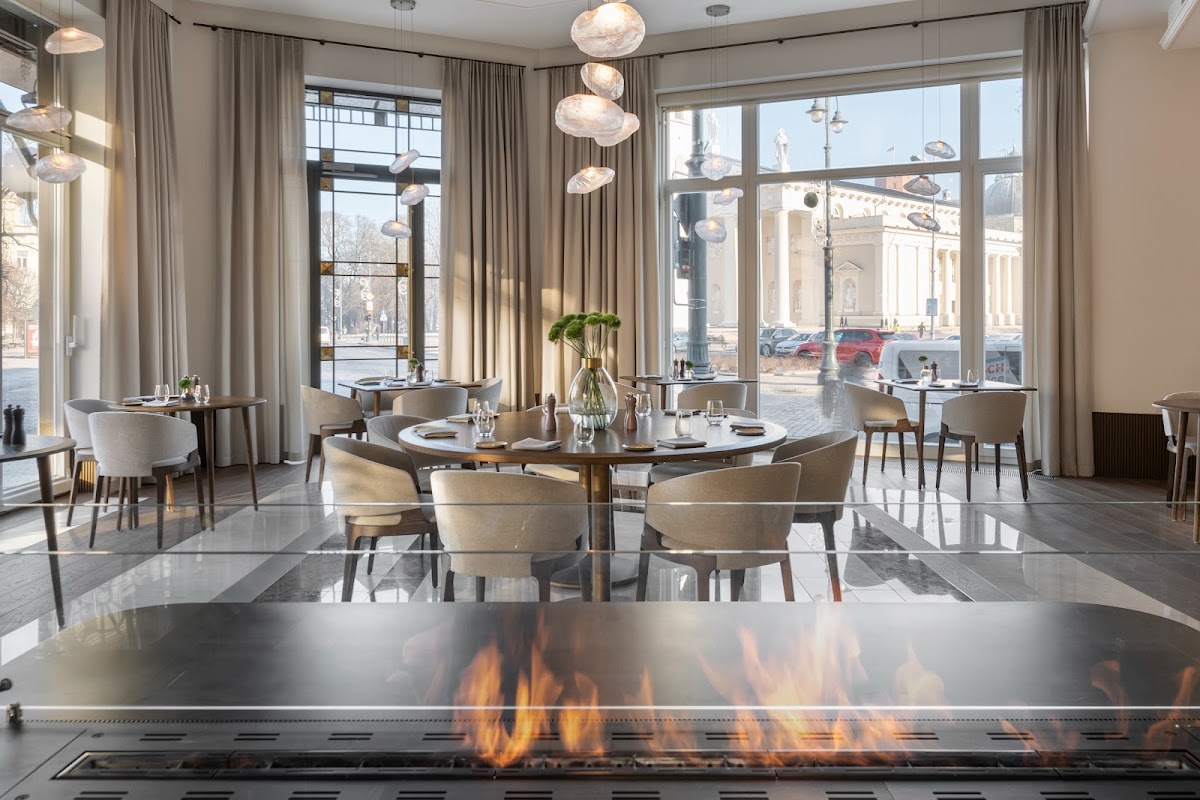 Grand Hotel Vilnius, Curio Collection by Hilton 4