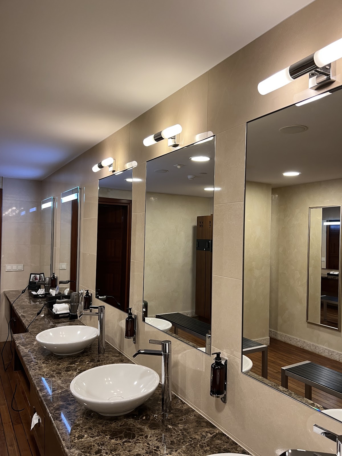 Grand Hotel Vilnius, Curio Collection by Hilton 3