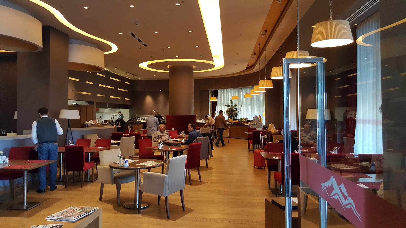 Mons Argaeus Bar mekanı