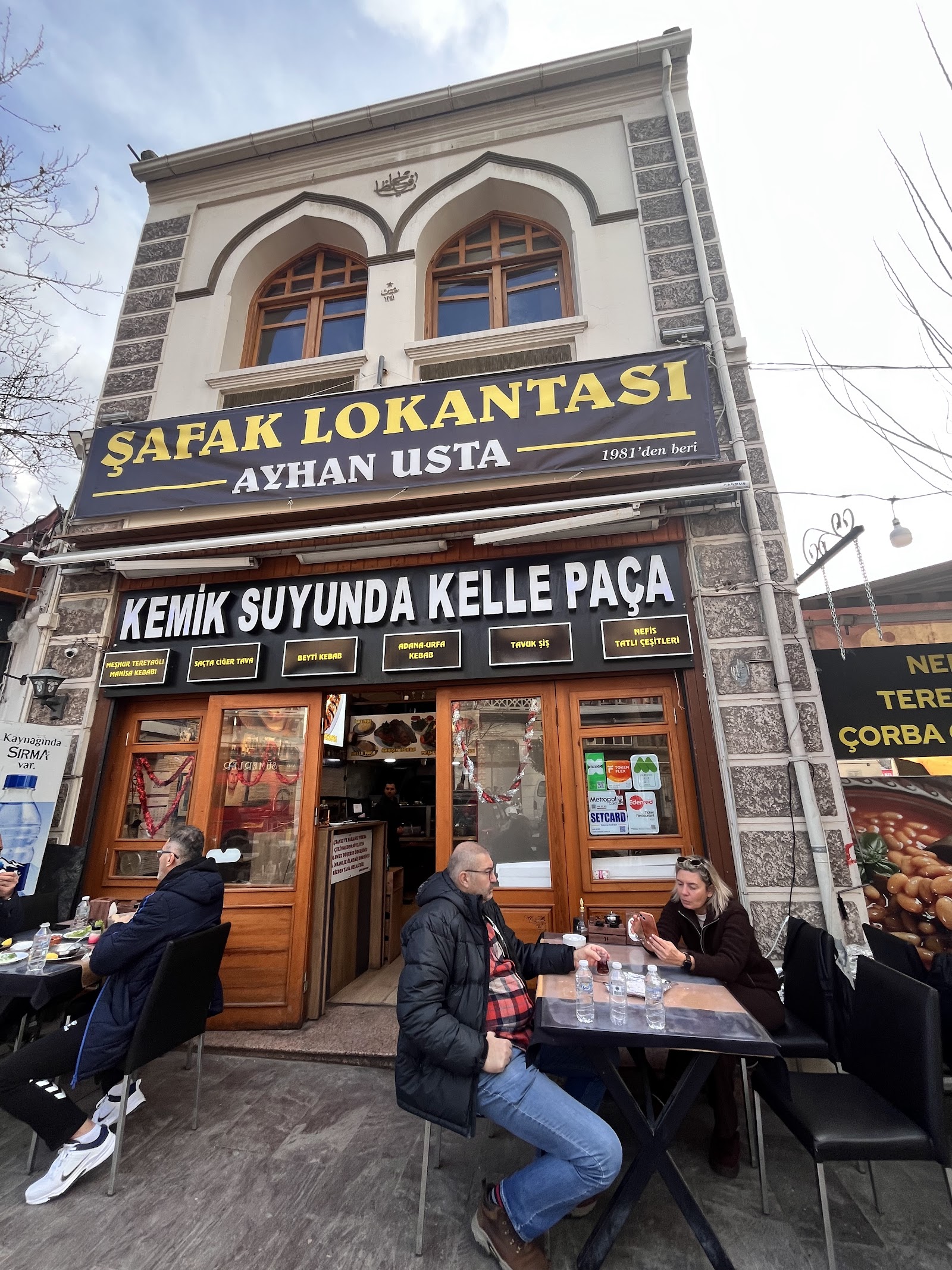 Şafak Ayhan Usta mekanı