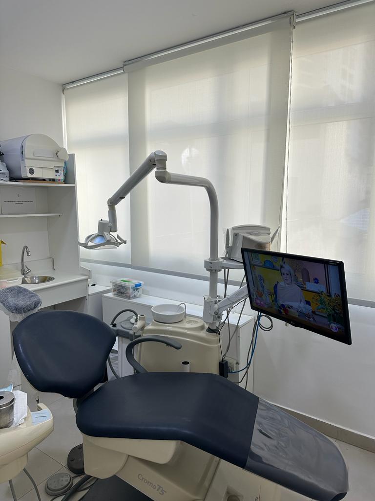 Dra Ana Carla Araujo e Equipe.