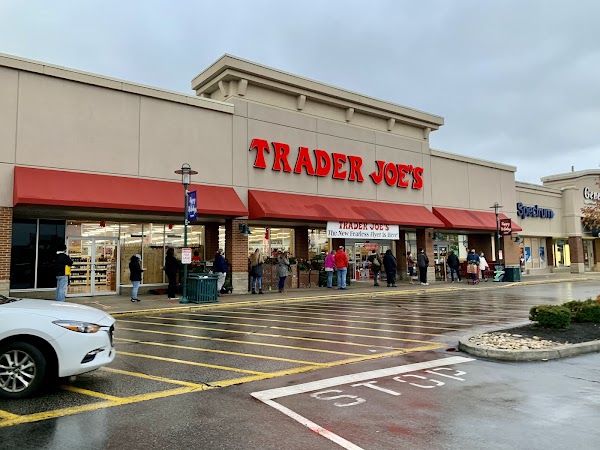 TRADER JOE'S exterior