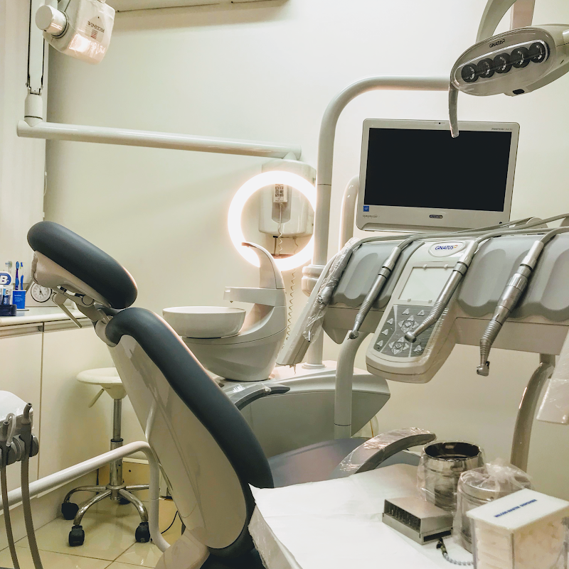 Dr. Leonardo Moll - Implantes Dentários e Reabilitação Oral - foto 2