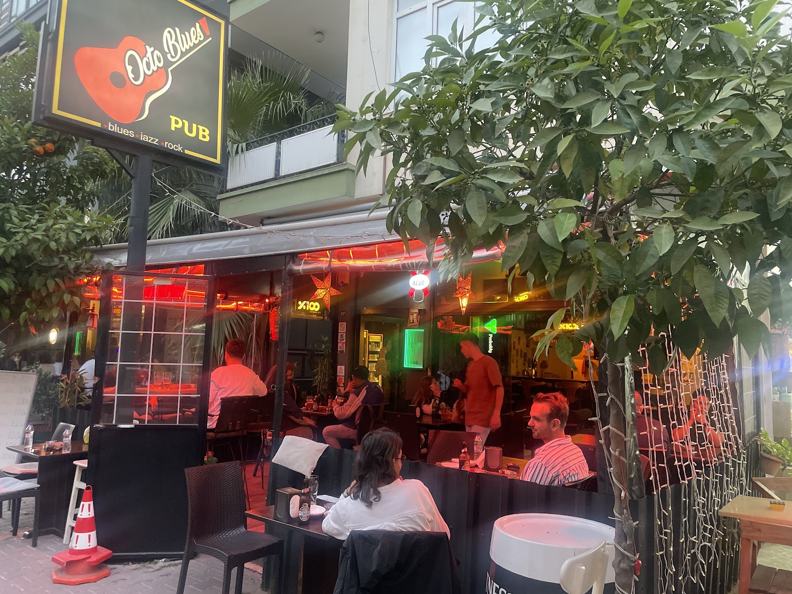 Octo Blues Pub mekanı