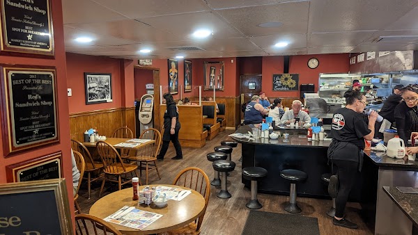 Red’s Sandwich Shop
