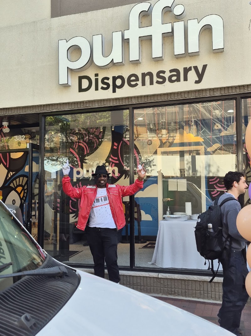 Video tour of Puffin Store NJ retail environment
