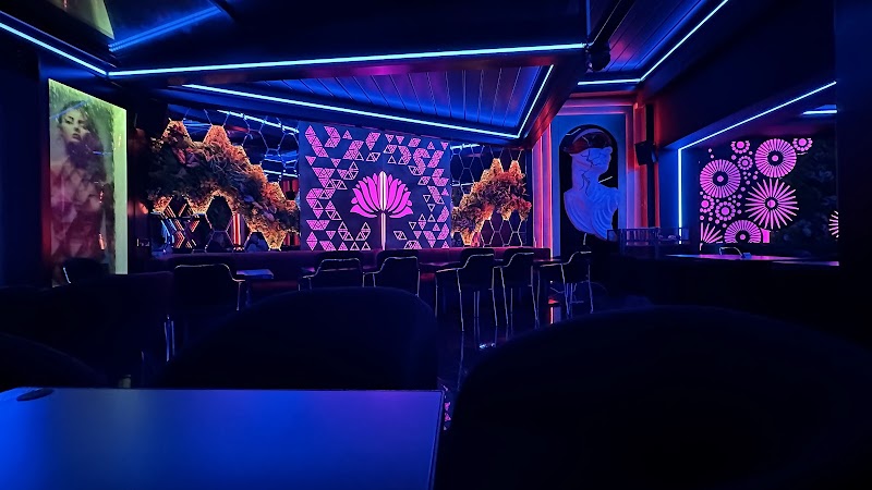 Secret Garden Restaurant & Lounge