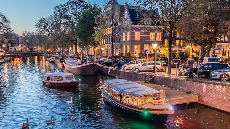 Pure Boats - Amsterdam Canal Cruises
