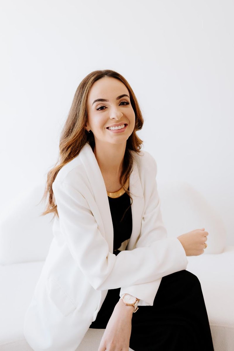 Dra. Luísa Oliveira | Harmonização Facial e Lipo de Papada Pampulha BH - foto 1