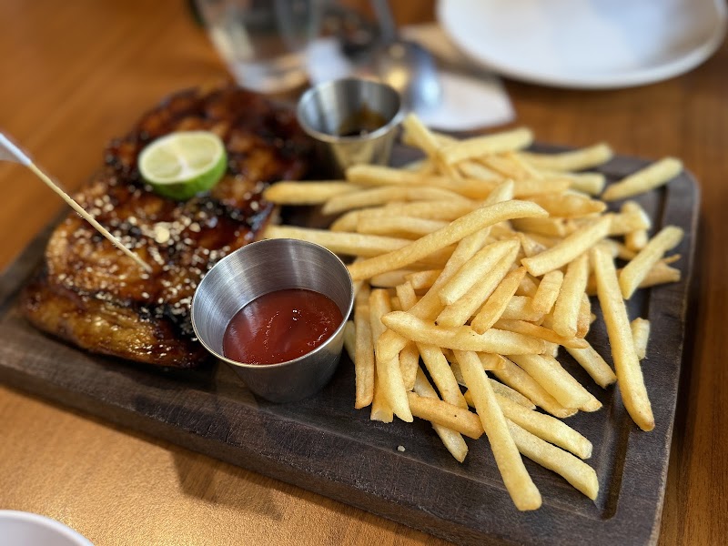 Naughty Nuri's photo 6