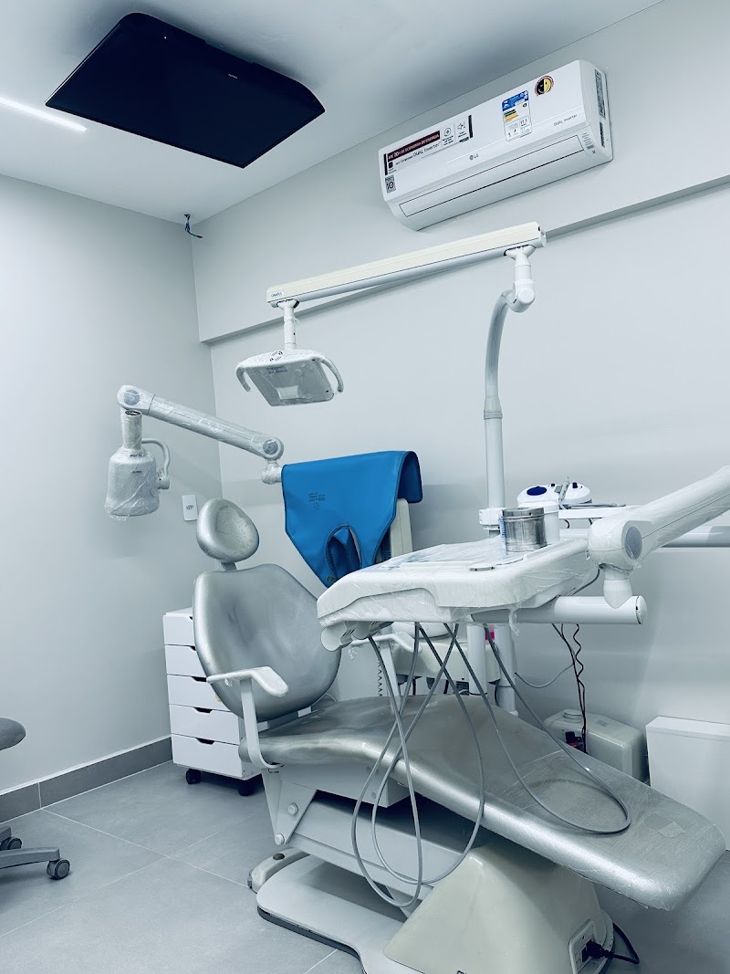Clínica Odontológica Dentes.com | Dra. Alínea Franco - foto 2