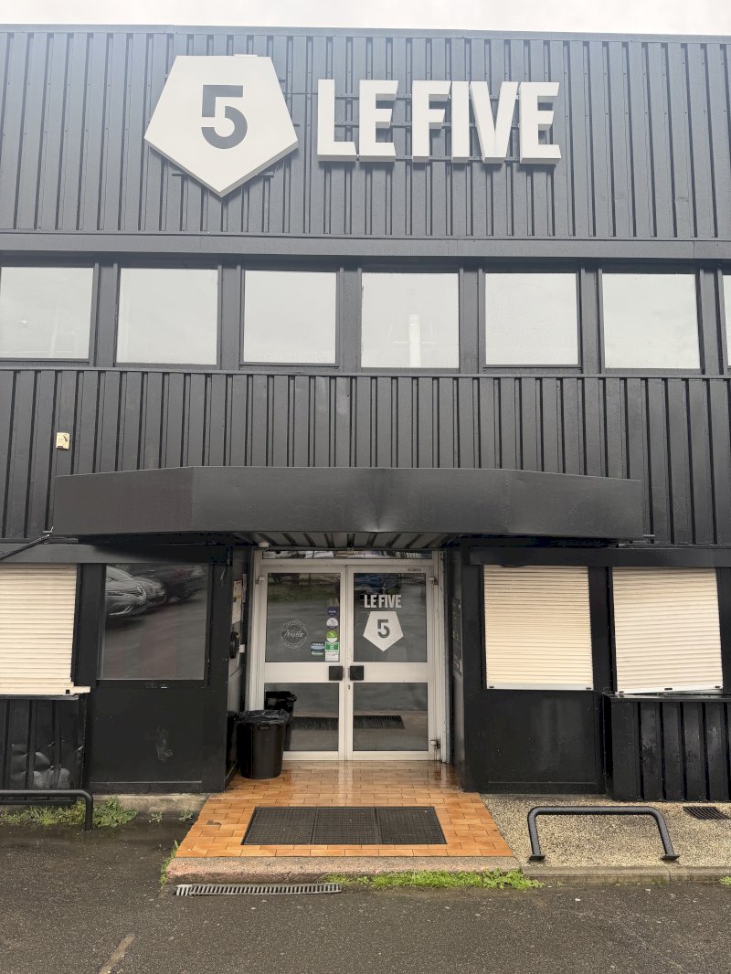 LE FIVE Champigny, vue extérieure