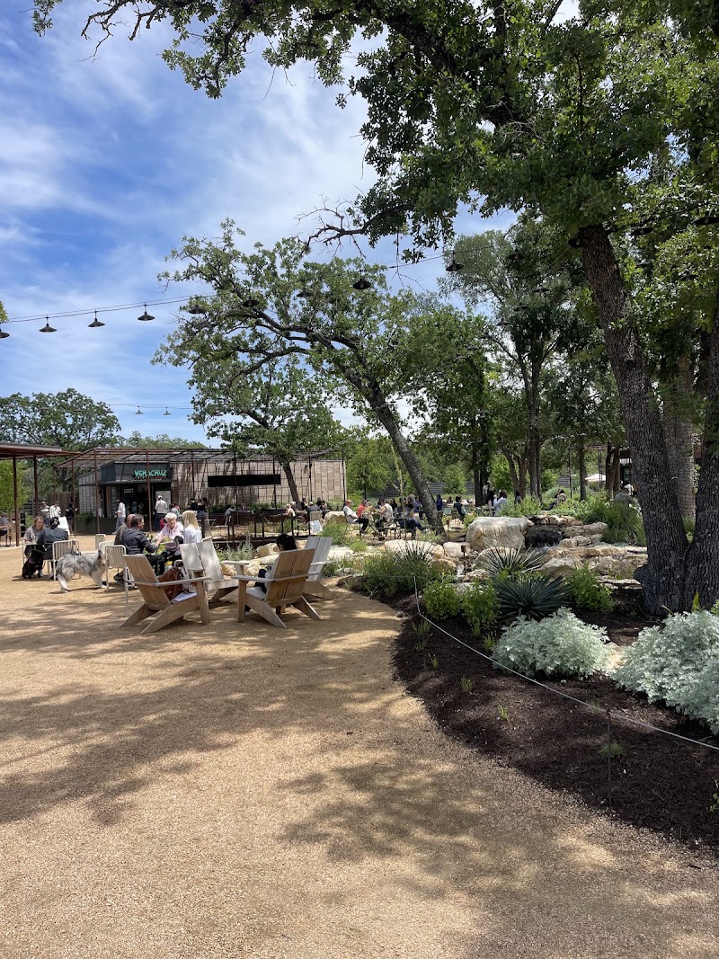 Leona Botanical Cafe & Bar photo 4