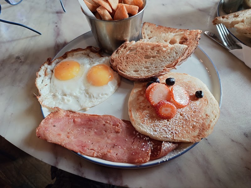 7 West Cafe photo 3
