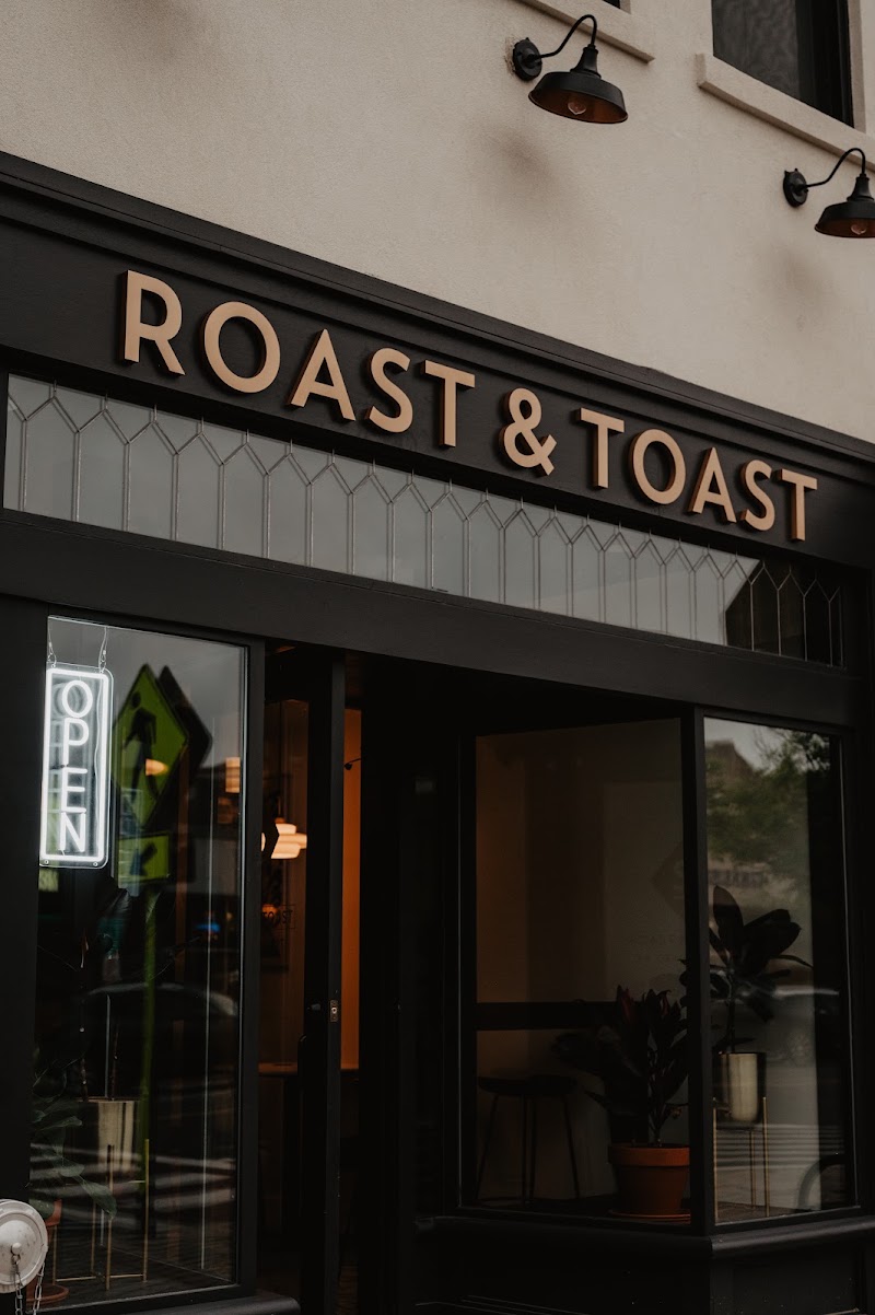 Roast & Toast - Cafe & Cocktail Bar (Simple Roast Downtown) photo 1