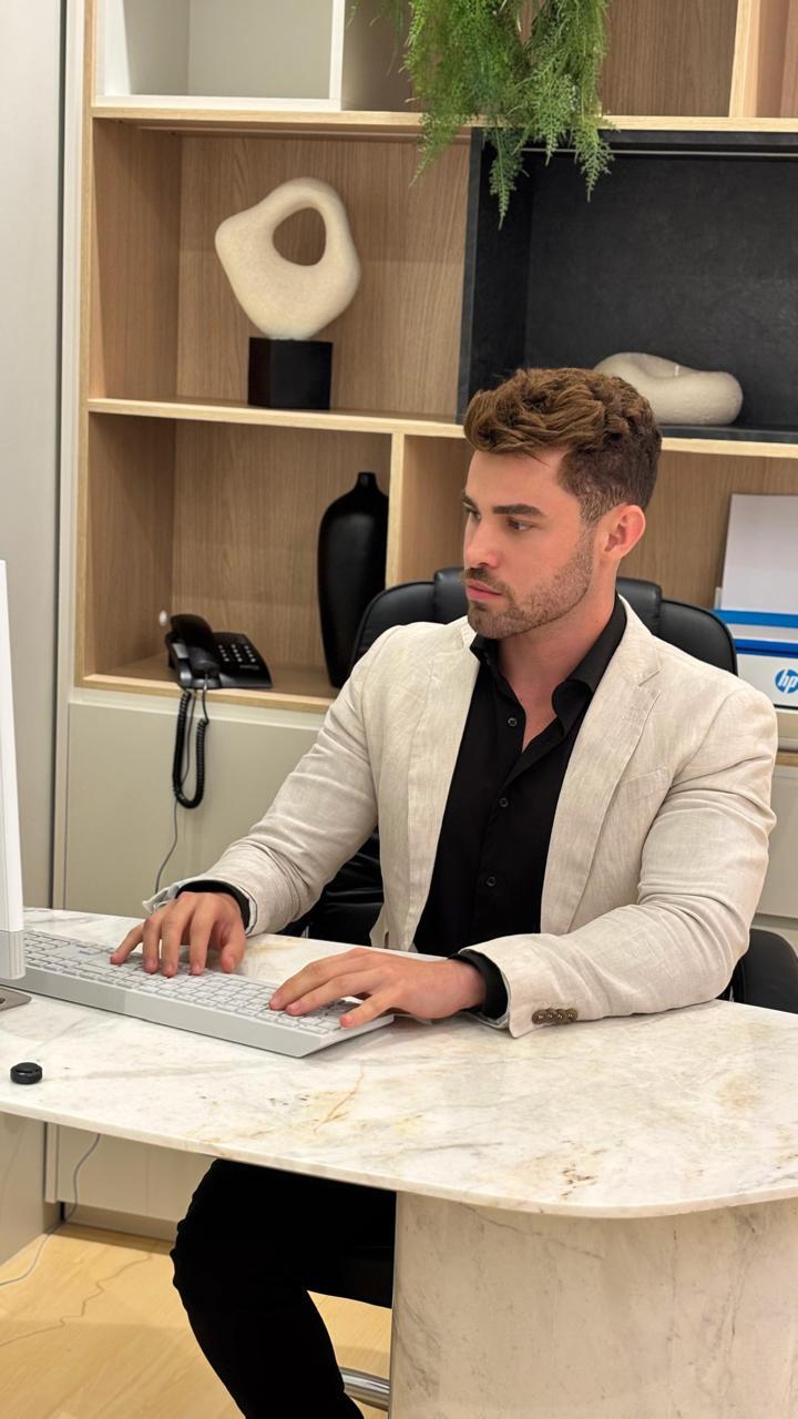 Foto de Dr. Paulo Zattar Ribeiro - Médico Geneticista | Especialista em Genética Médica | Saúde Genética e Bem-Estar | Teleconsulta