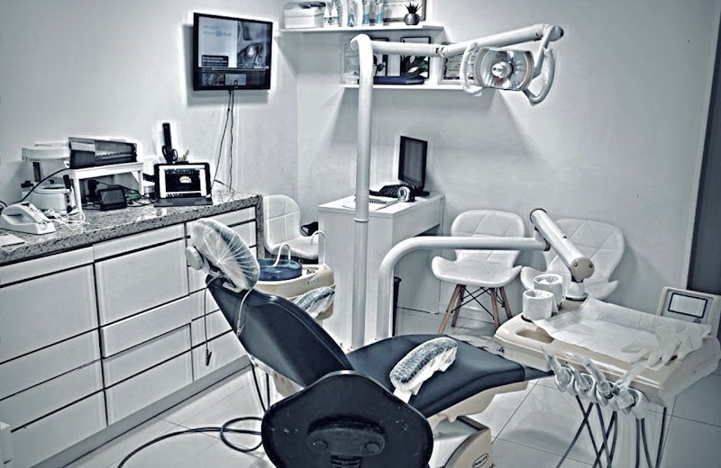 Dra. Claudia Riffel - Dentista Jurerê - Consultório Odontológico - foto 1