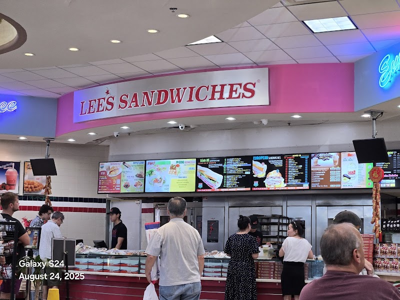Lee's Sandwiches photo 3