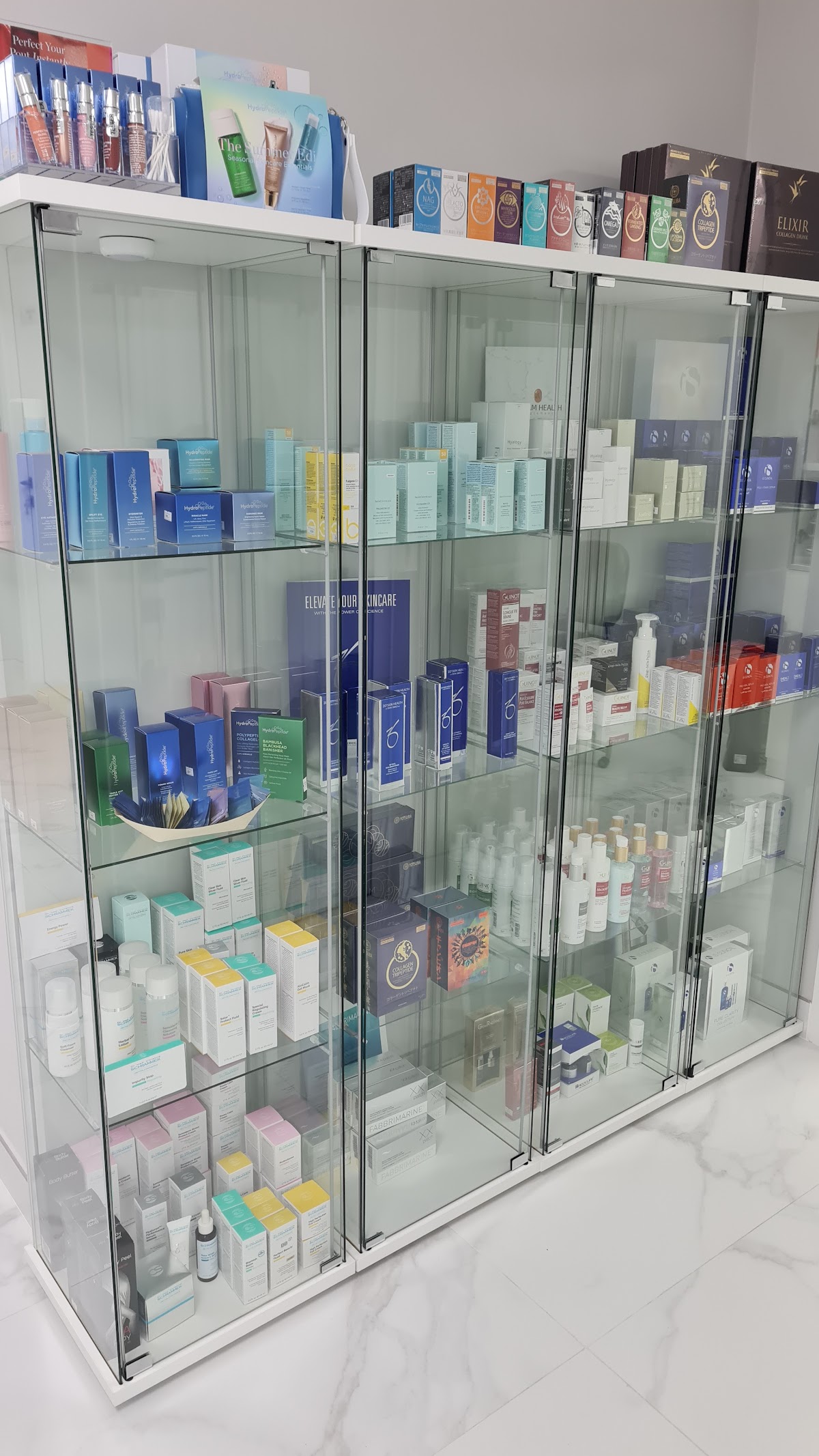 DE NOVA Laser Cosmetic Center 3