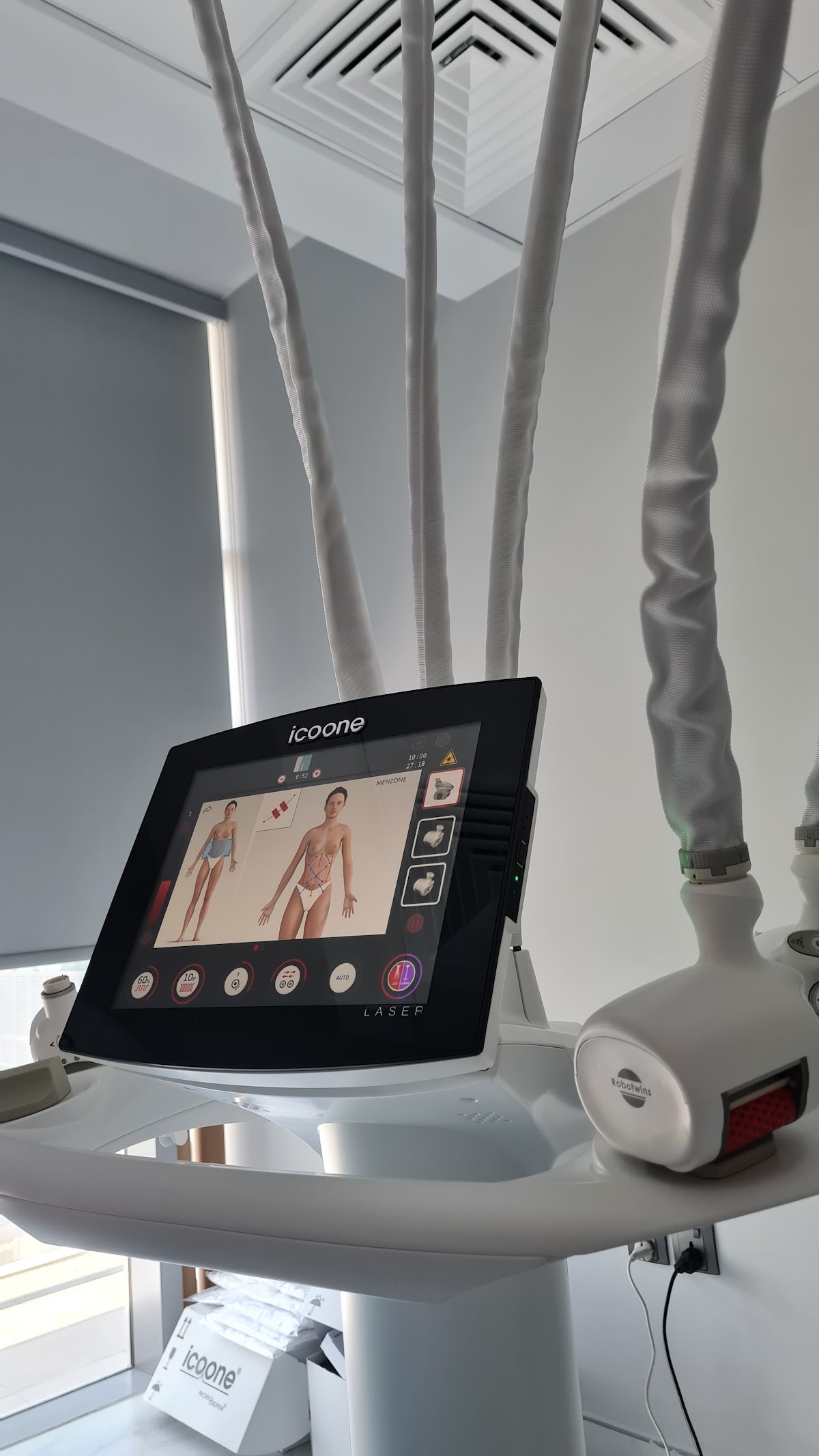 DE NOVA Laser Cosmetic Center 4