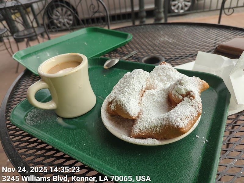 Café Du Monde Williams Blvd photo 4