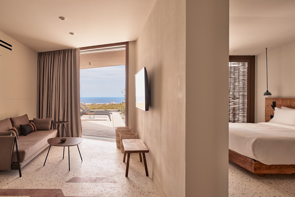 Nobu Hotel Santorini, dog-friendly hotel
