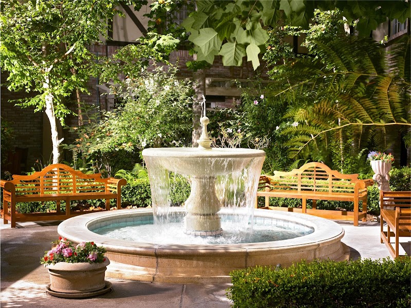 Anaheim Majestic Garden Hotel