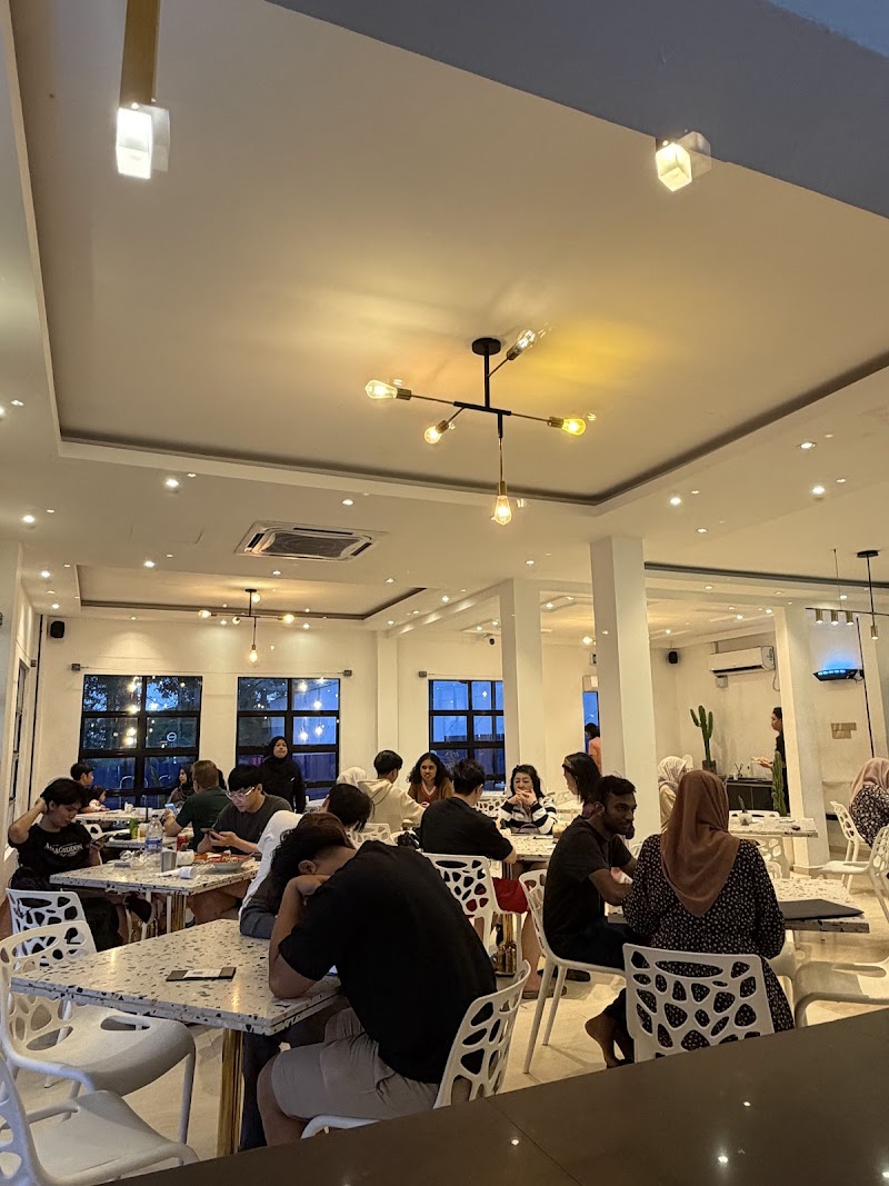 MADE ON MONDAY HQ photo 2