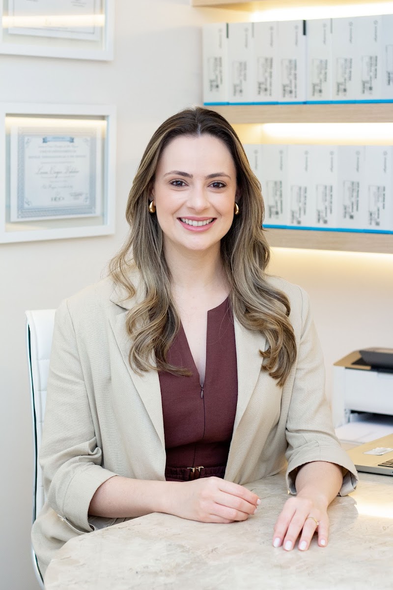 Dra. Larissa Valadares