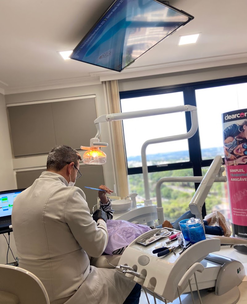 Premier Odontologia | Implante dentário em Asa Norte | Invisalign em Asa Norte - foto 2