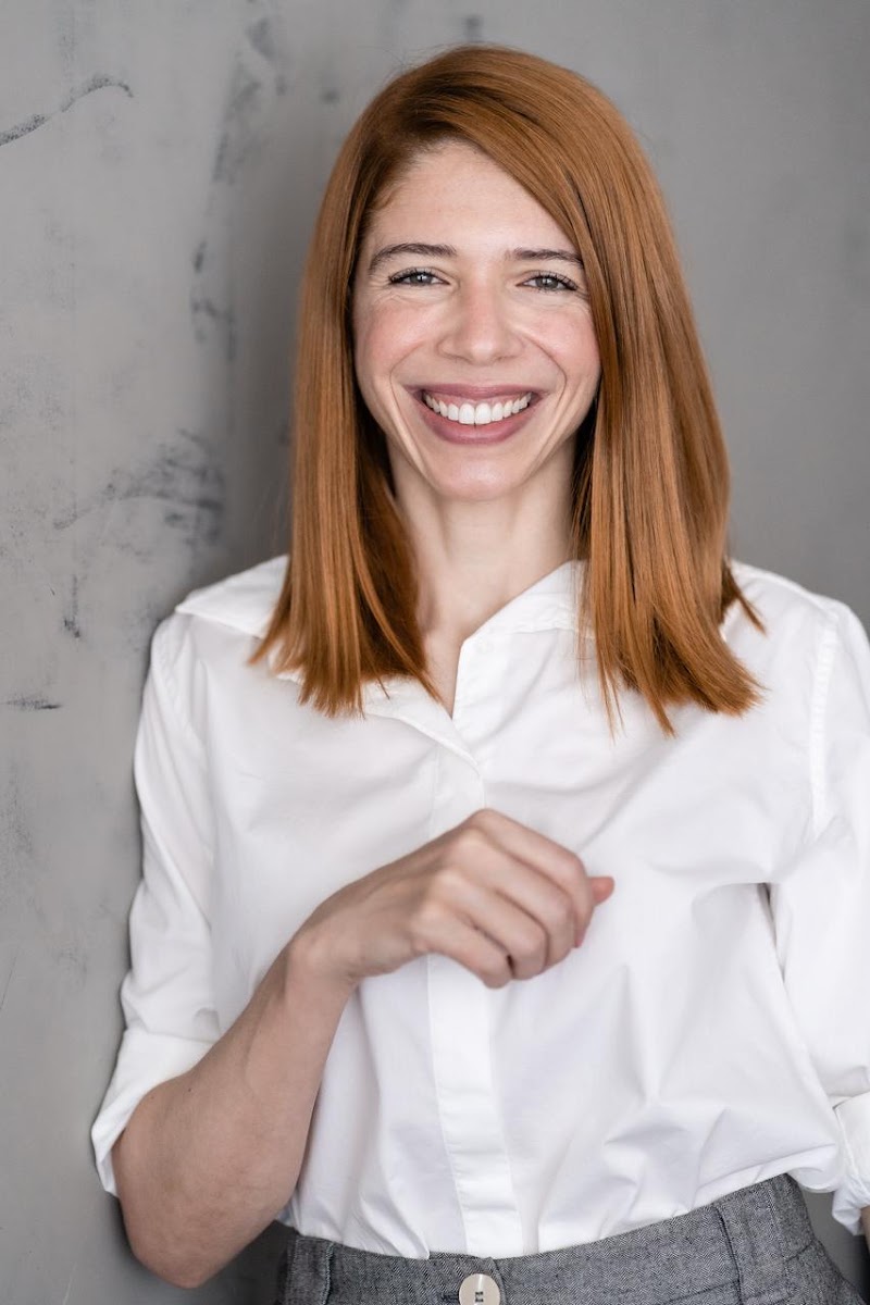 Dra. Nina Ferreira