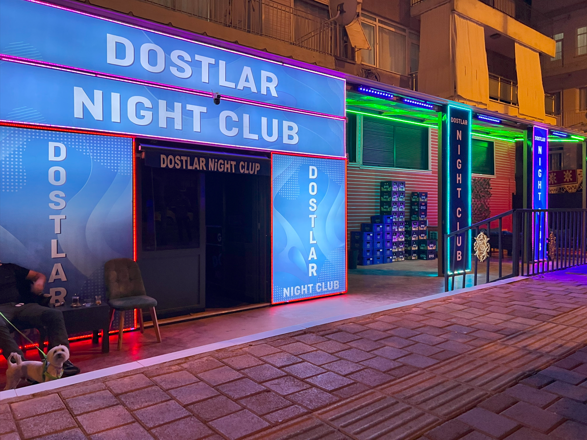 dostlar night club mekanı