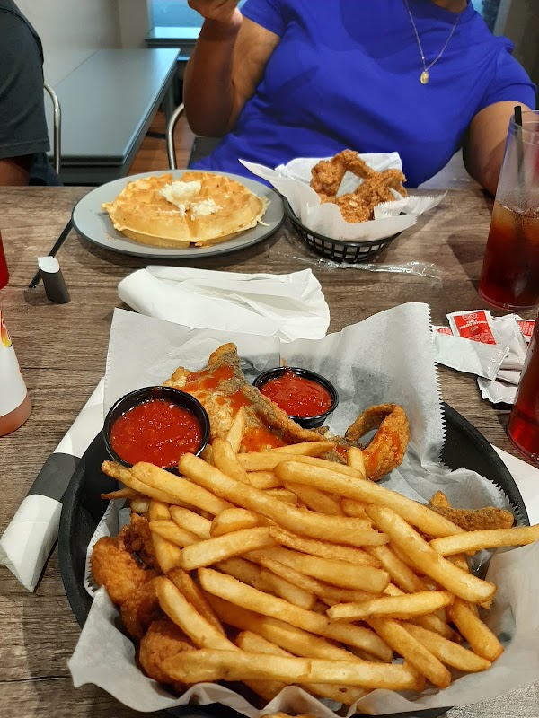 Kiki's Chicken and Waffles photo 5