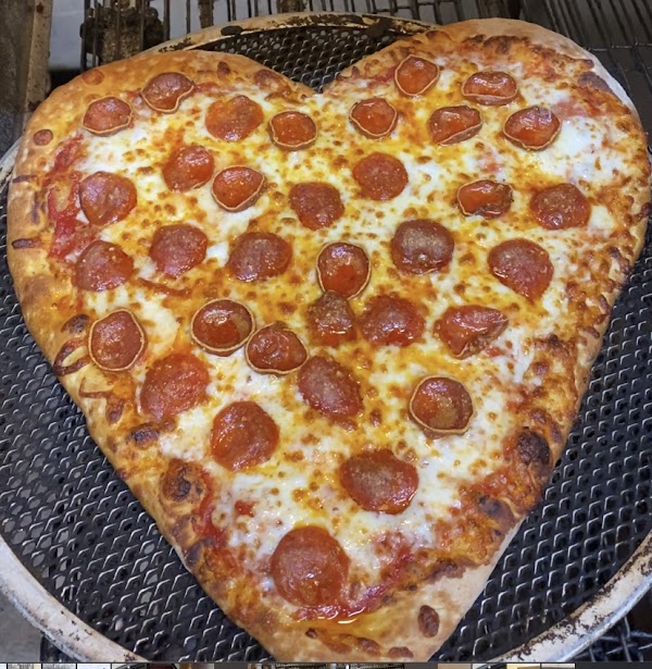 Photo by Annie's Pizza