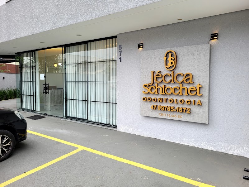 Dra Jécica Schiochet - Dentista Joinville | Lentes em Resina