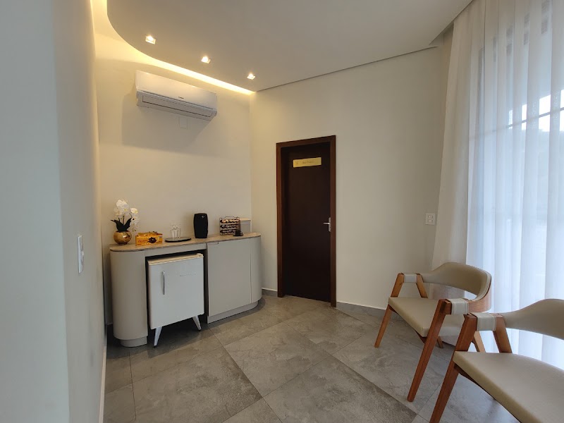 Dra Jécica Schiochet - Dentista Joinville | Lentes em Resina - foto 3