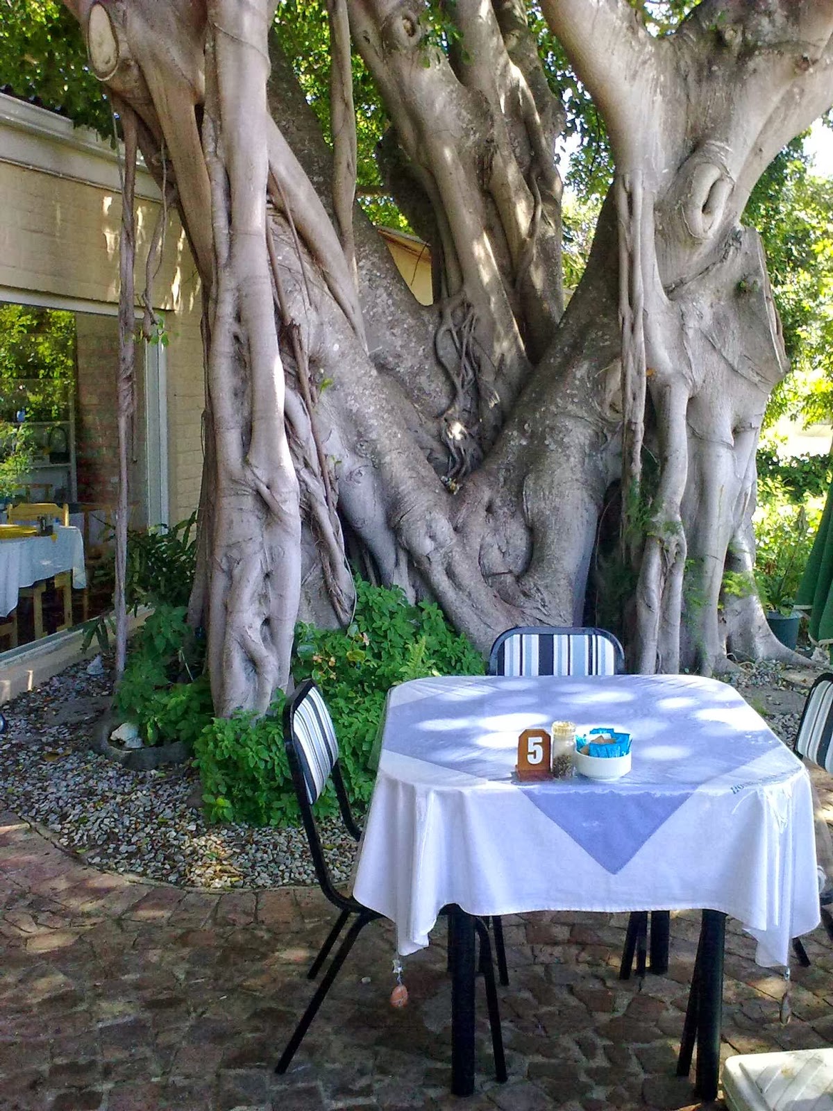 Lindy's Table on Leisure Island restaurant in Knysna, Garden Route