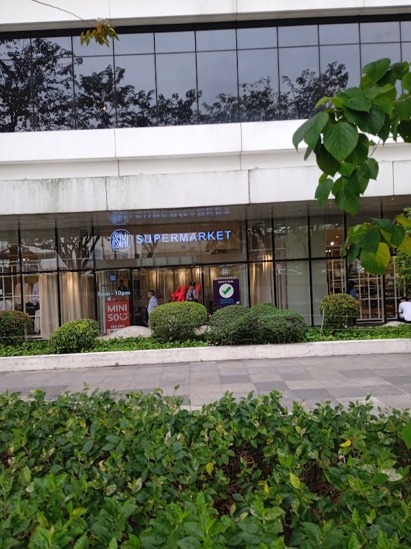 SM Supermarket Aura