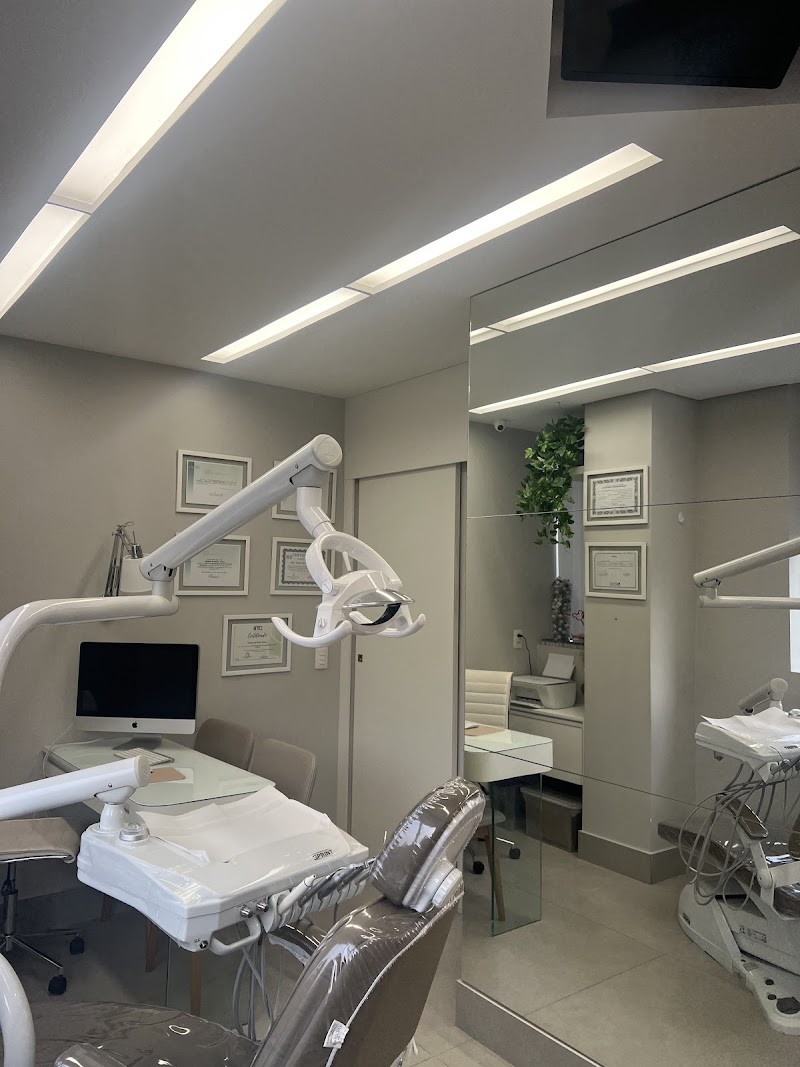 Dra. Camila Viana, Dentista - foto 2