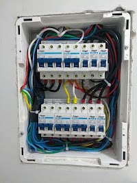 ELETRICISTA CURITIBA - Cezar Weber