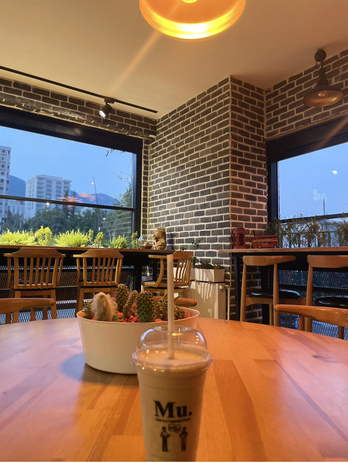 Mu. Coffee Club mekanı