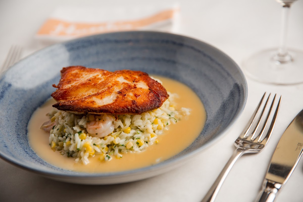 Hank's Seafood Restaurant photo 3