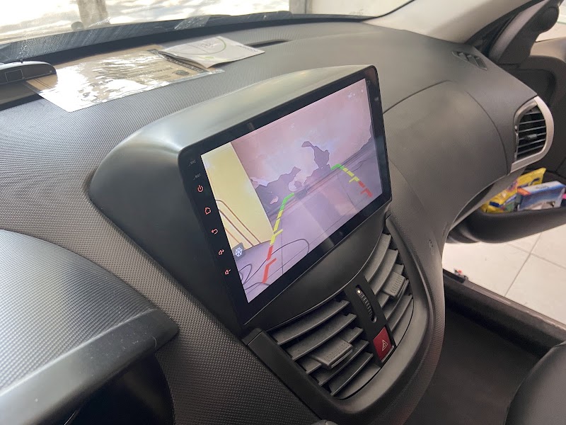 Foto de Tecnocar Multimídias / Instalação Central Multimídia e Insulfilm Automotivo Rio
