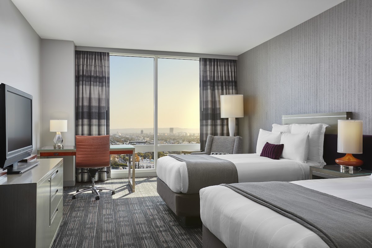Loews Hollywood Hotel, dog-friendly hotel