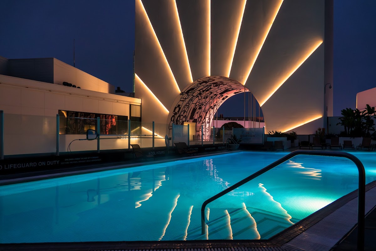Loews Hollywood Hotel, dog-friendly hotel, photo 2