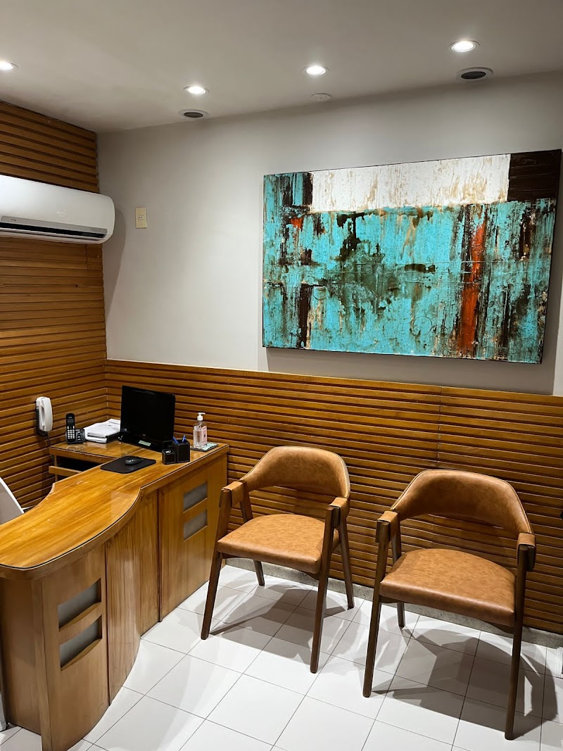 Centro Odontológico Delta - Dr Marlon Ribeiro - Dra Shmona Ajzental